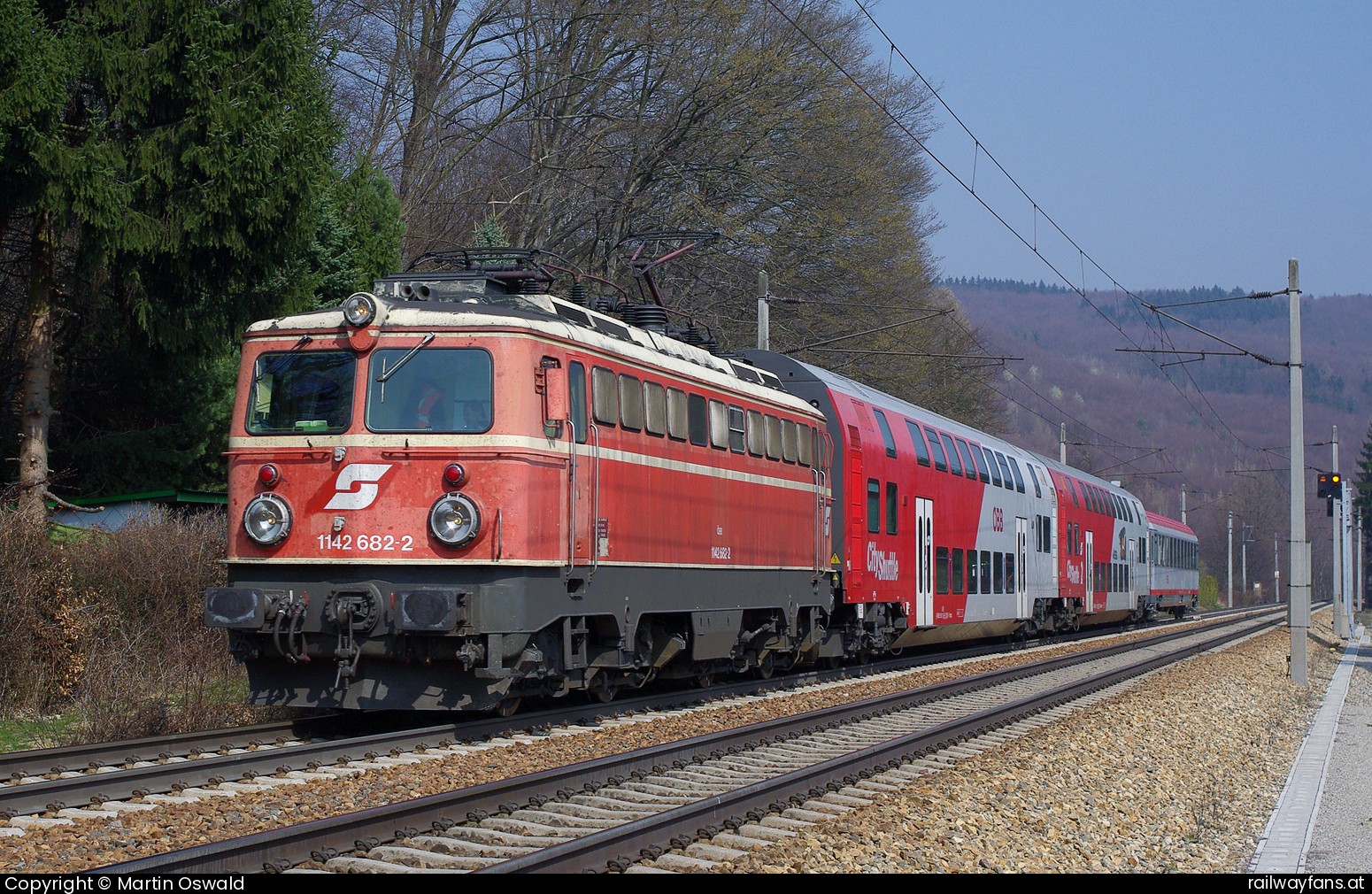 ÖBB 1142 682 in Untertullnerbach Westbahn | Wien Westbahnhof - St. Pölten (alt) Railwayfans