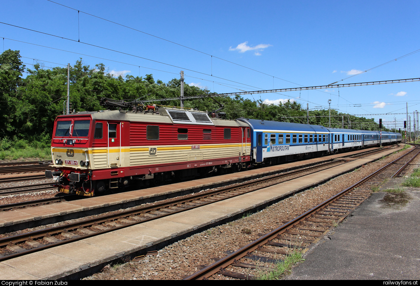 České dráhy 371.005 Stare Mesto u Uh. Hr. Railwayfans