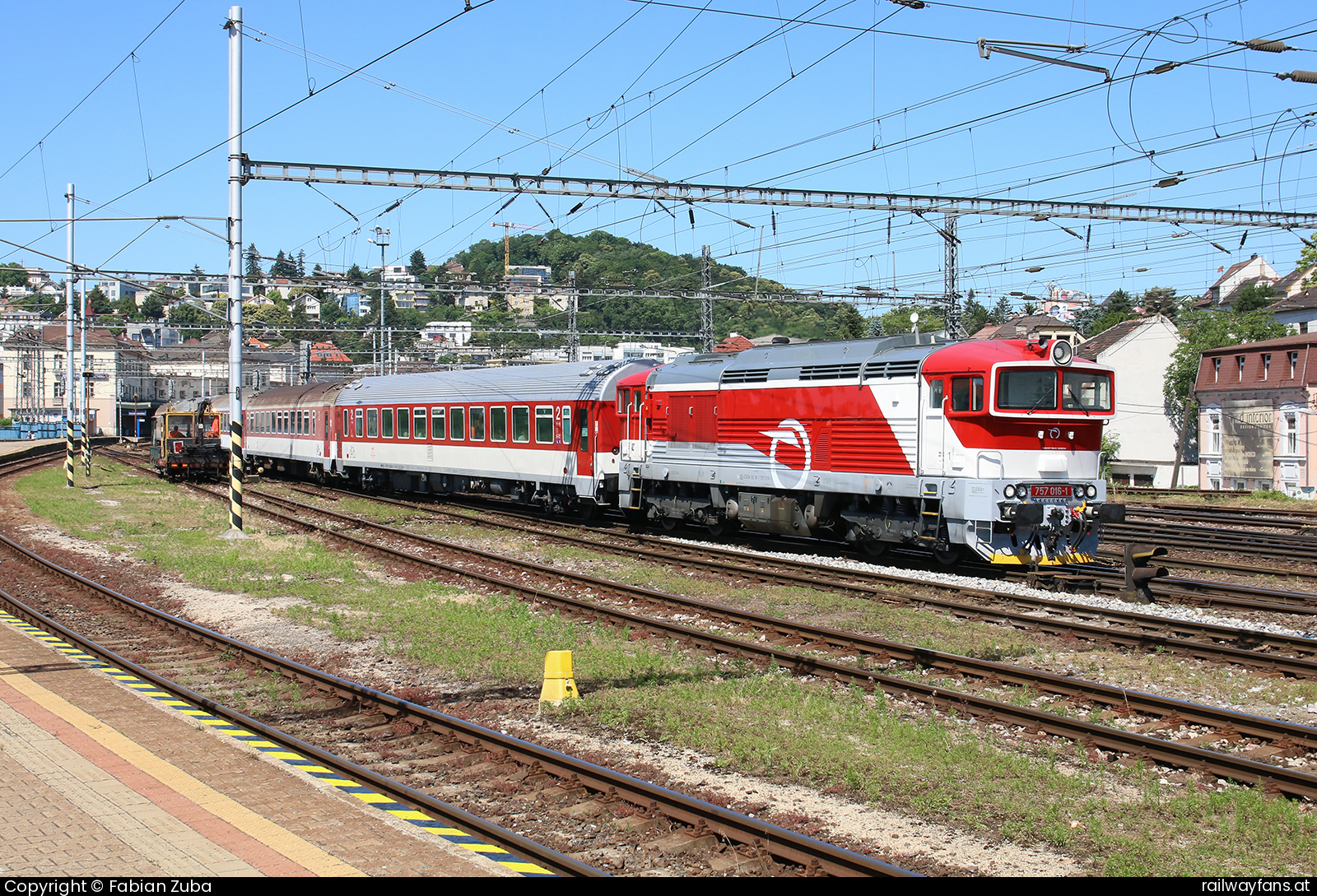 ZSSK 757.016 - Bratislava hl.st.  Bratislava hl.st. - Prievidza Railwayfans