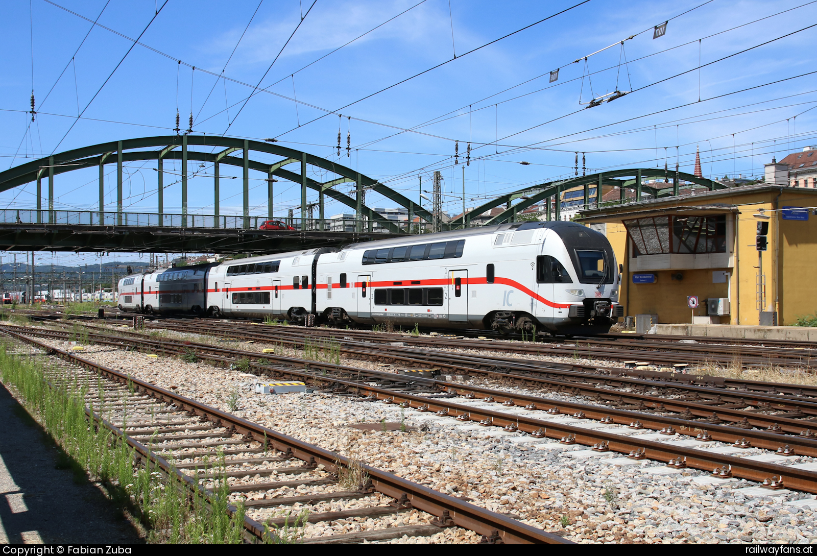 DB Fernverkehr AG 4110 016 in Zwölfergasse Westbahn | Wien Westbahnhof - St. Pölten (alt) Railwayfans