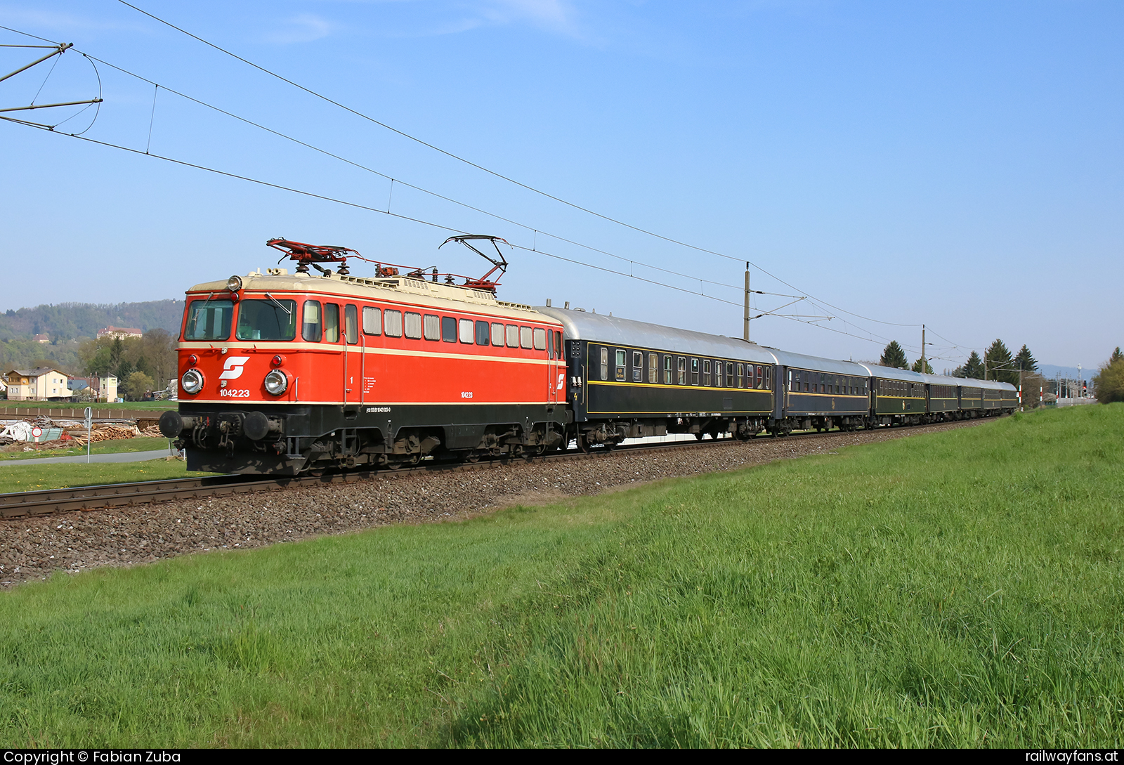 Pro Lok 1042 023 in Leibnitz Südbahn | Wien Hbf -  Spielfeld Straß Railwayfans