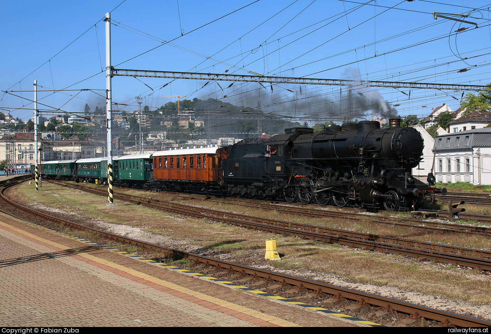 MÁV Rail Tours 424 009 in Prackenbach Bratislava hl.st. - Bratislava vychod Railwayfans