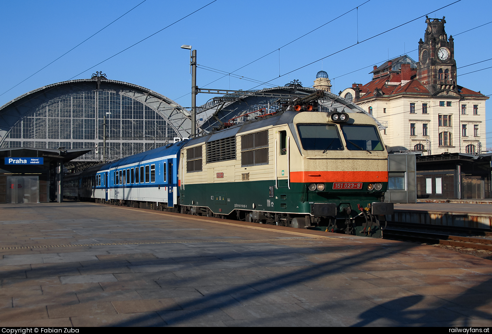 České dráhy 151 023 in Praha hl.n. Praha - Bohumin Railwayfans