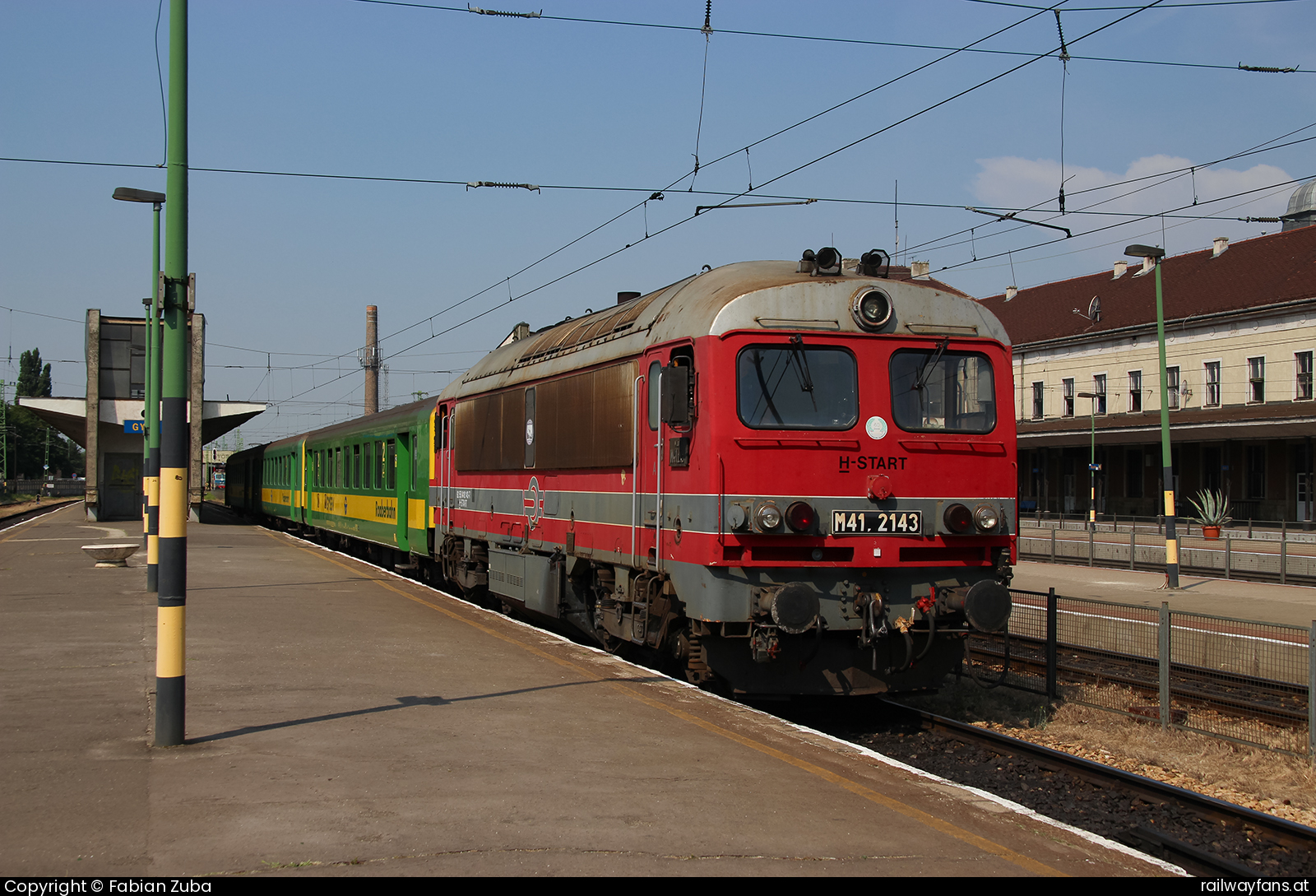 MÁV-START M41 2143 (418 143) in Györ Hegyeshalom - Budapest (Raaber Ostbahn) Railwayfans