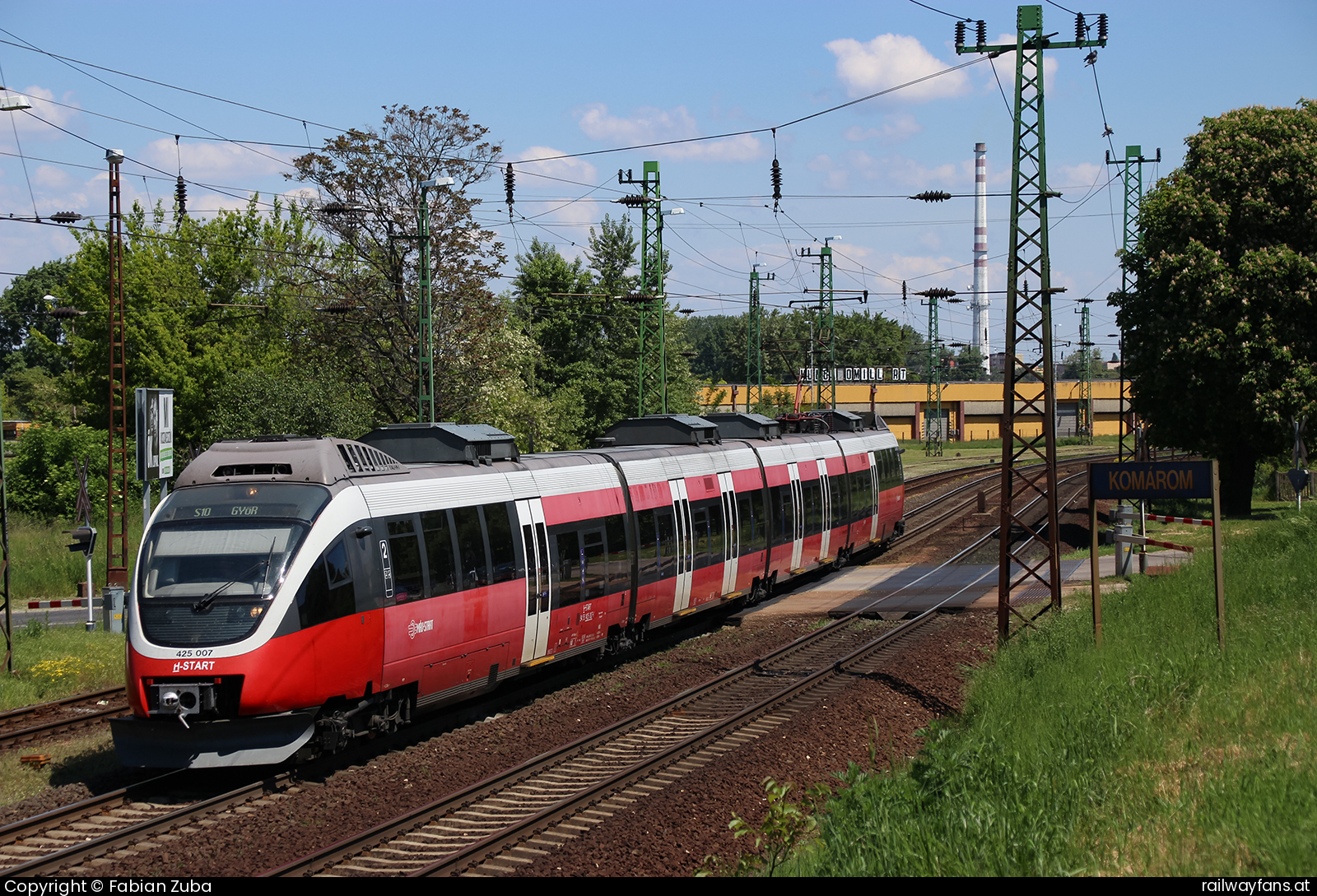 MÁV-START 425 007 in Großhaarbach Hegyeshalom - Budapest (Raaber Ostbahn) Railwayfans