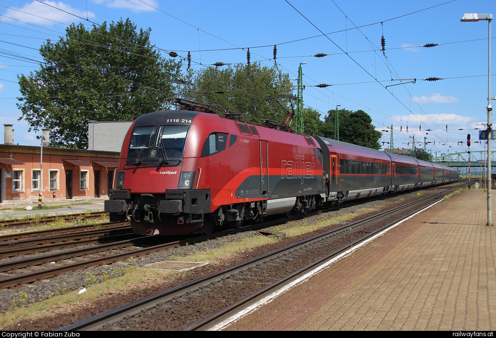 ÖBB 1116 214 in Komarom Hegyeshalom - Budapest (Raaber Ostbahn) Railwayfans