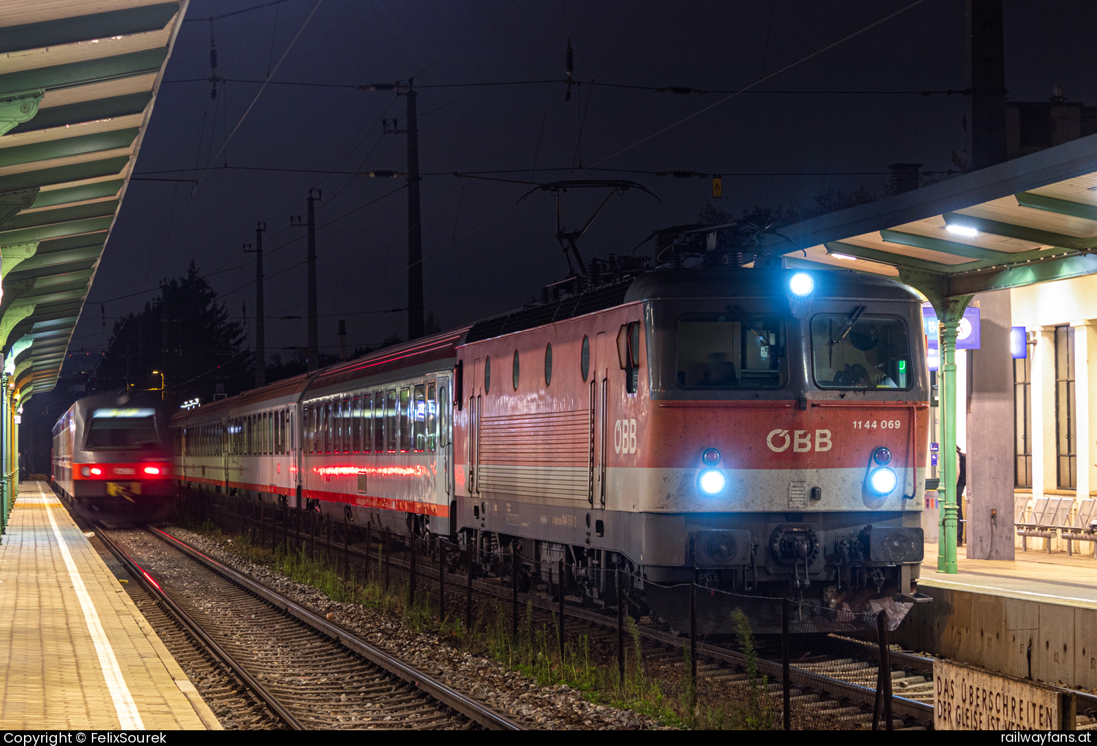 ÖBB 1144 069 in Prackenbach mit dem REX 2120 Franz-Josefsbahn | Wien FJB - Ceske Velenice Railwayfans