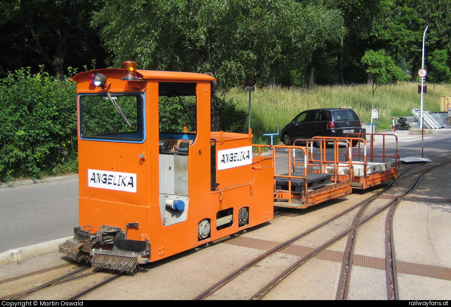 Feldbahn Krankenhaus Lainz Lok 6  in Versorgungsheimstraße Feldbahn Krankenhaus Lainz Railwayfans