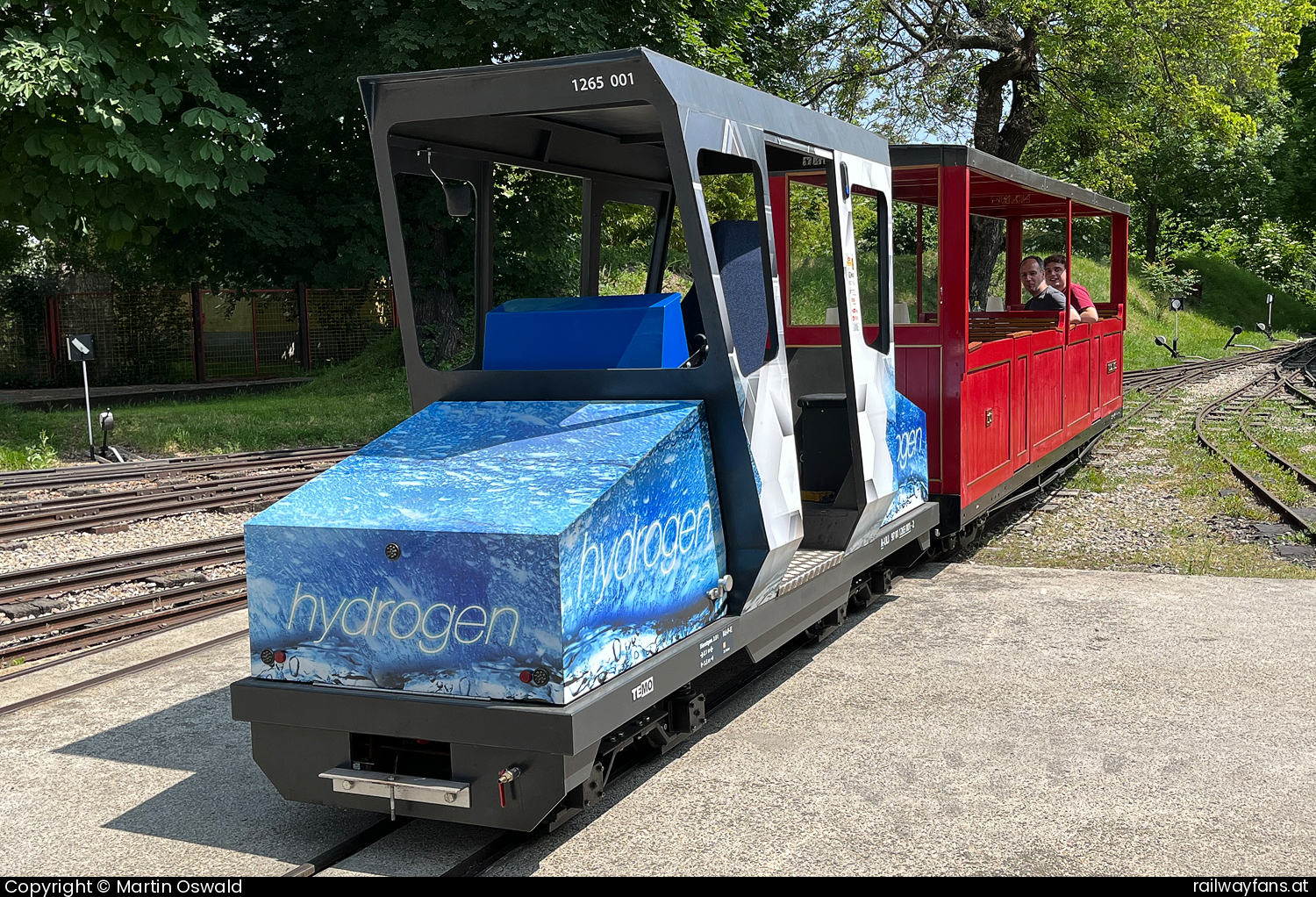 Liliputbahn Wien 1265 001 in Lokschuppen Hauptbahnhof - ex 