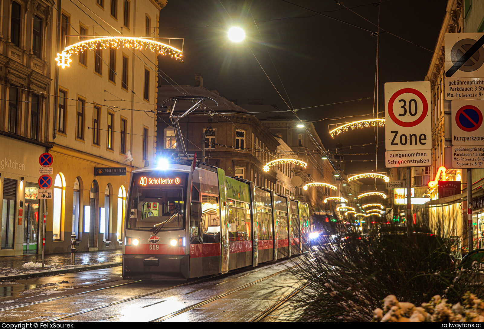 Wiener Linien B 669 in Währinger Straße Wien Linie 40 Schottentor - Gerstof Herbeckstraße Railwayfans