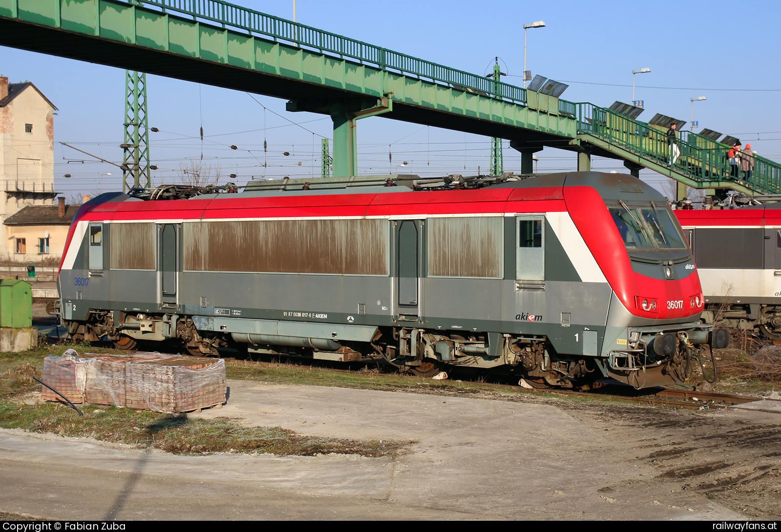 Akiem 36 017 in Komarom Hegyeshalom - Budapest (Raaber Ostbahn) Railwayfans