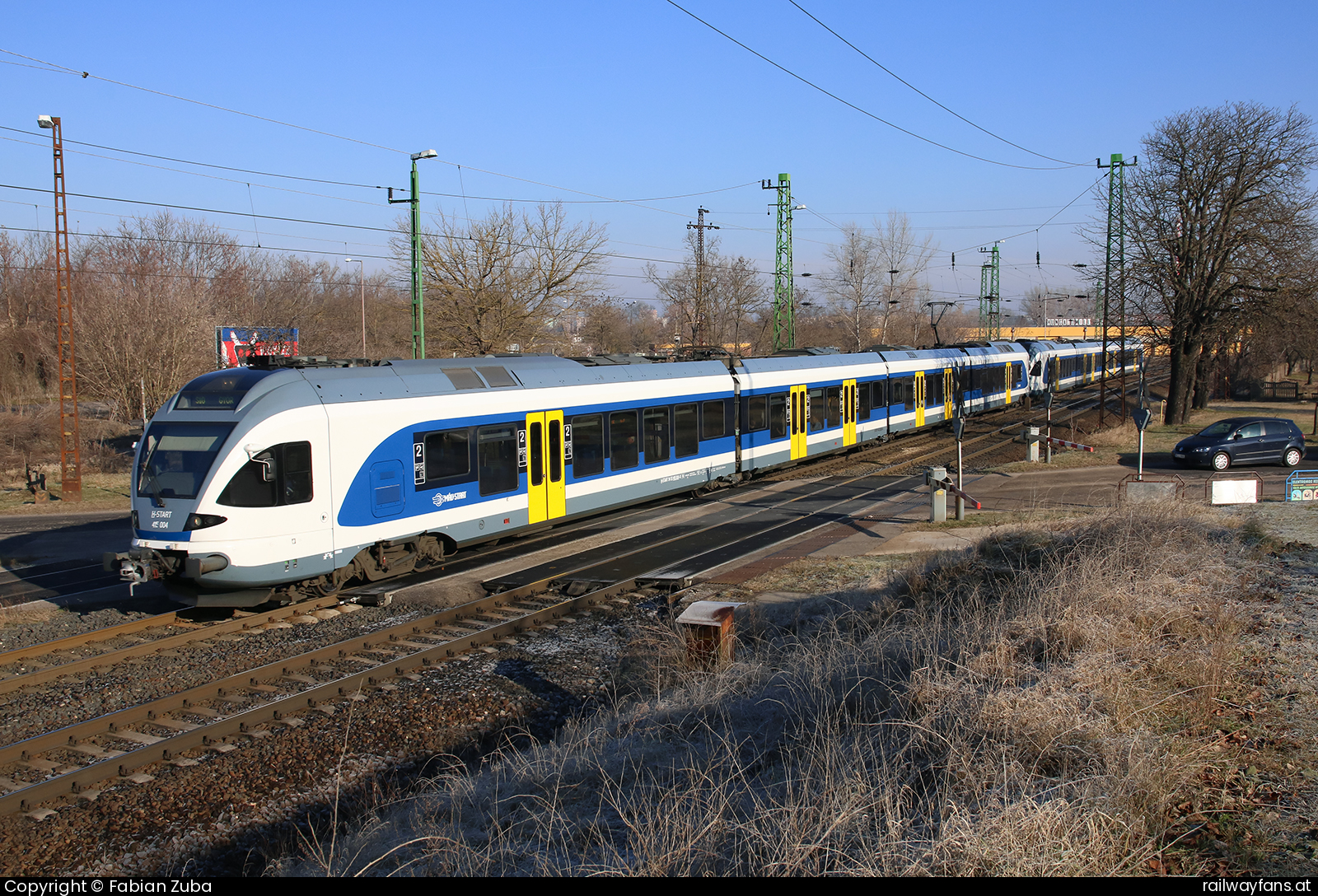 MÁV-START 415 004 in Komarom mit dem Sz 4942 Hegyeshalom - Budapest (Raaber Ostbahn) Railwayfans