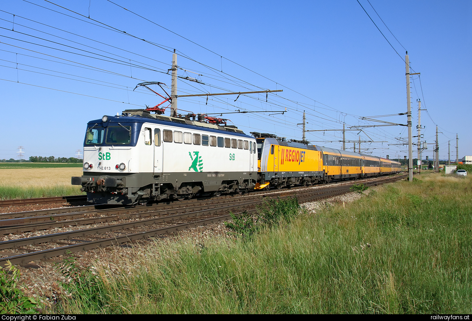 StB 1142 613 in Prackenbach mit dem Rj 1036 Ostbahn | Wien Hbf - Hegyeshalom Railwayfans