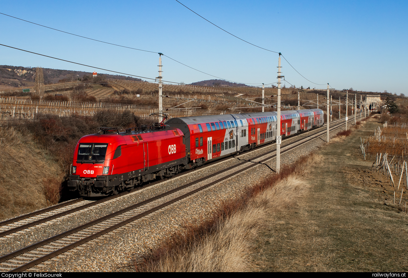 ÖBB 1116 086 in Großhaarbach Südbahn | Wien Hbf -  Spielfeld Straß Railwayfans