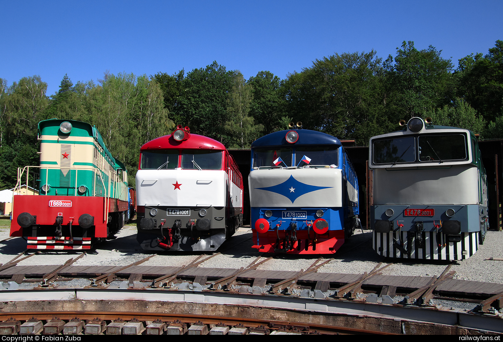 České dráhy T478 1001 in Luzna u Rakovnika Praha Masarykovo - Rakovnik Railwayfans