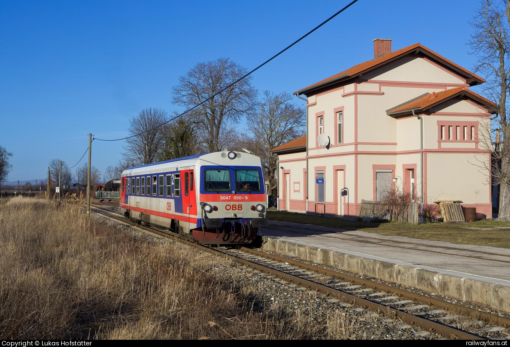 ÖBB 5047 050 in Großhaarbach mit dem R 7469 Innere Aspangbahn | Wien Zvbf - Felixdorf Railwayfans