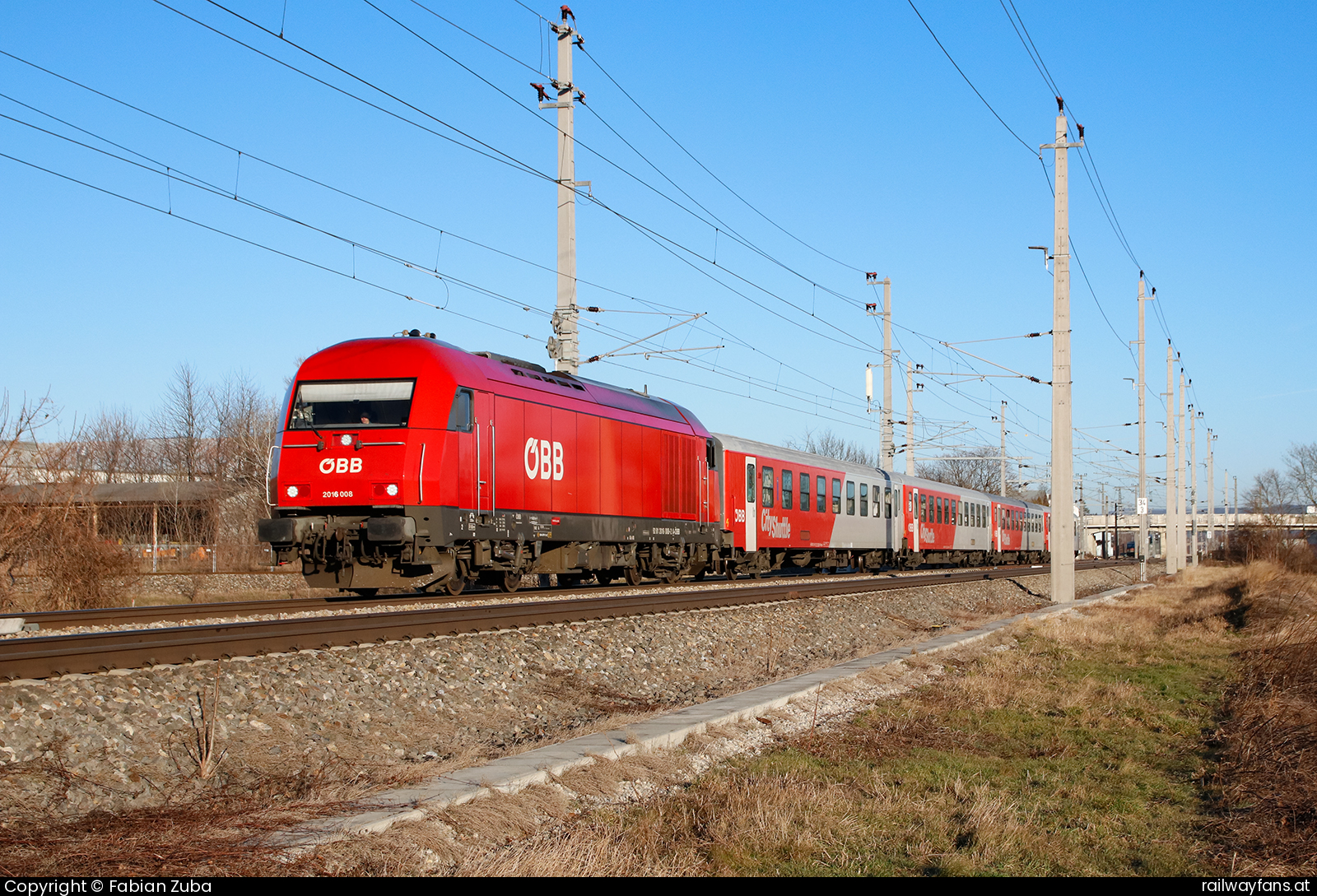 ÖBB 2016 008 in Gemeinde Leobersdorf mit dem REX 2717  Railwayfans