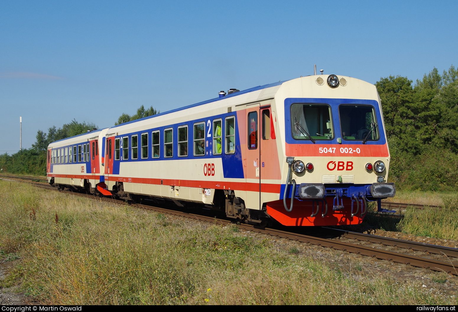 ÖBB 5047 002 in Raasdorf Bahnhof - mit 5047 013  Marchegger Ostbahn | Wien Stadlau - Devinska Nova Ves Railwayfans