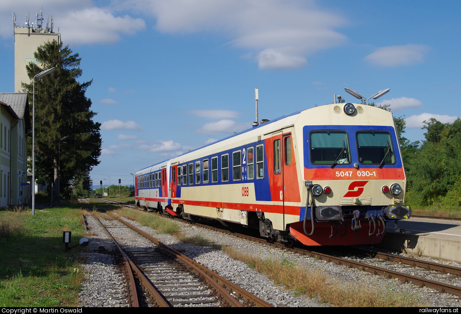 ÖBB 5047 030 in Bf. Raasdorf mit dem 2570 - mit 5047 059  Marchegger Ostbahn | Wien Stadlau - Devinska Nova Ves Railwayfans