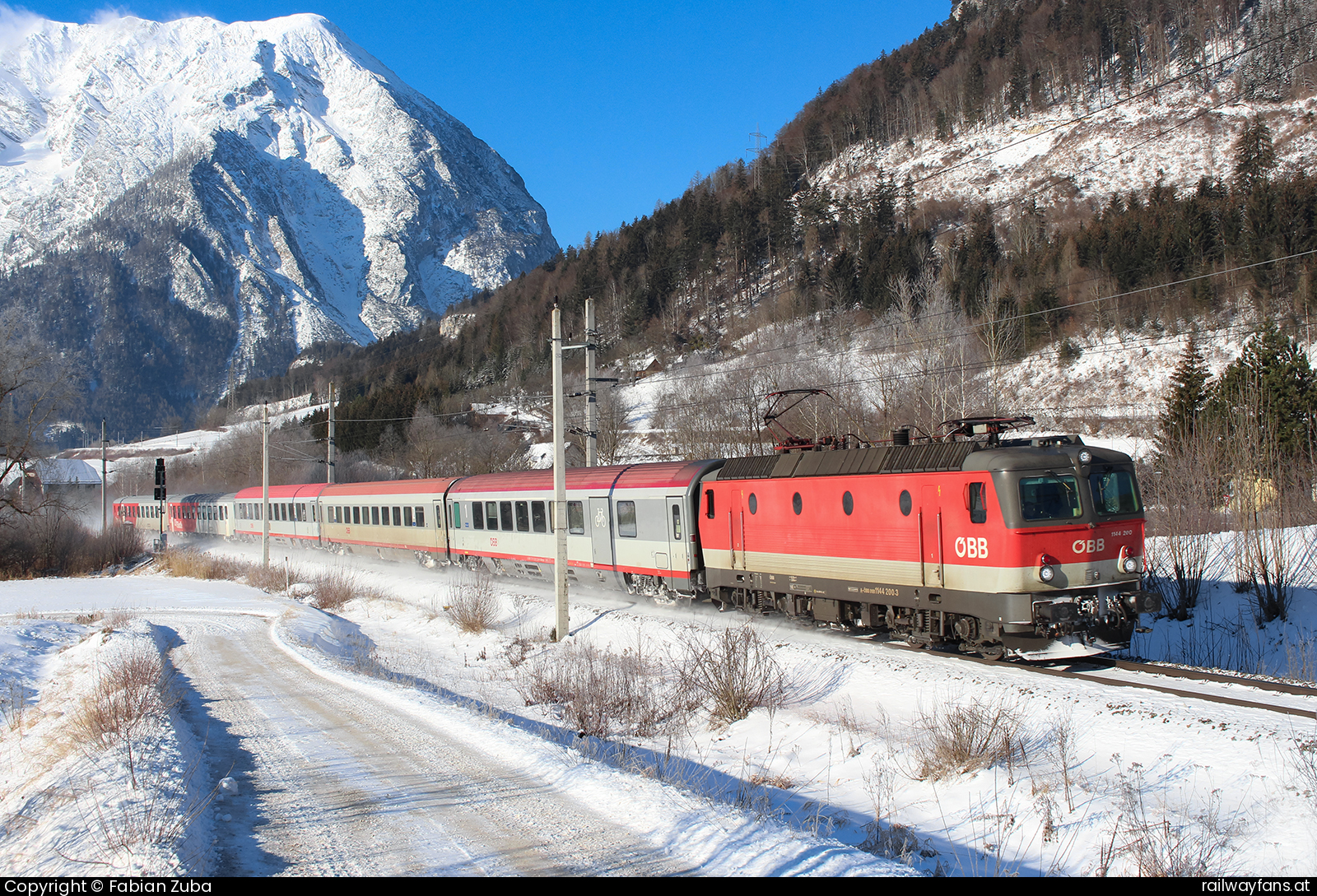 ÖBB 1144 200 in Stainach  Railwayfans