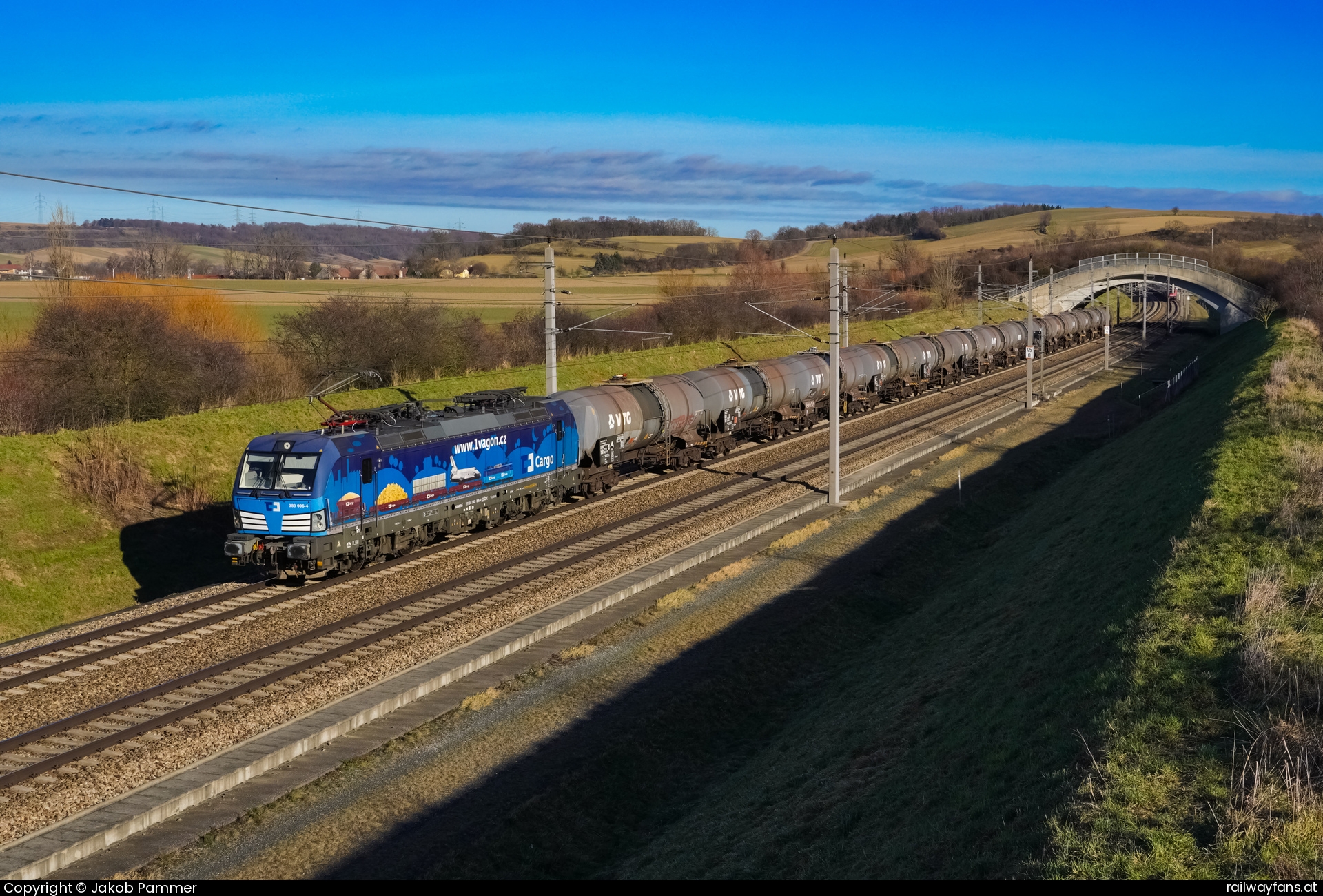 CD Cargo 383 006 in Perschling mit dem SRID 47181 Westbahn Railwayfans