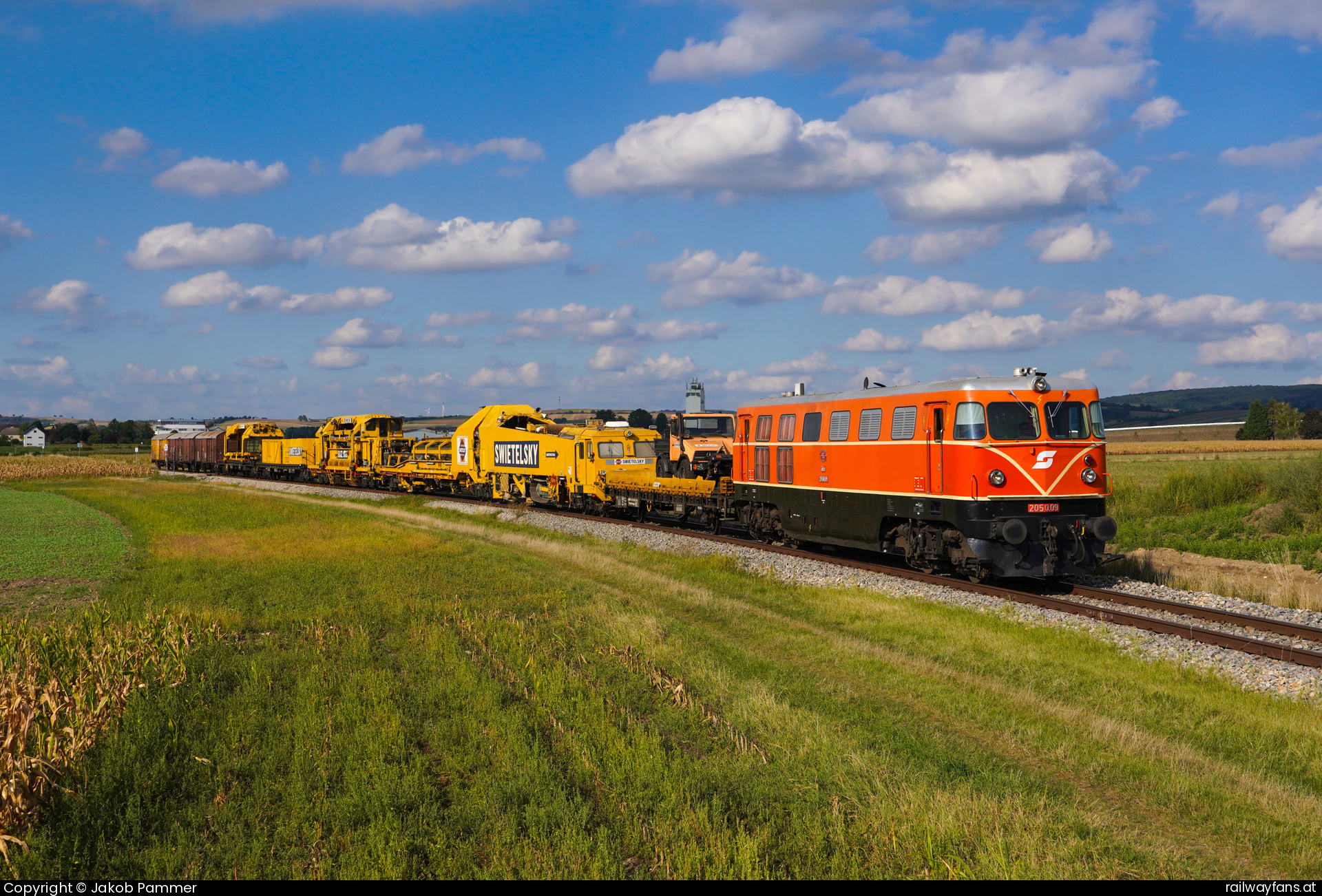 Regiobahn 2050 009 in Großhaarbach mit dem SRID 97398 Korneuburg - Ernstbrunn  Railwayfans