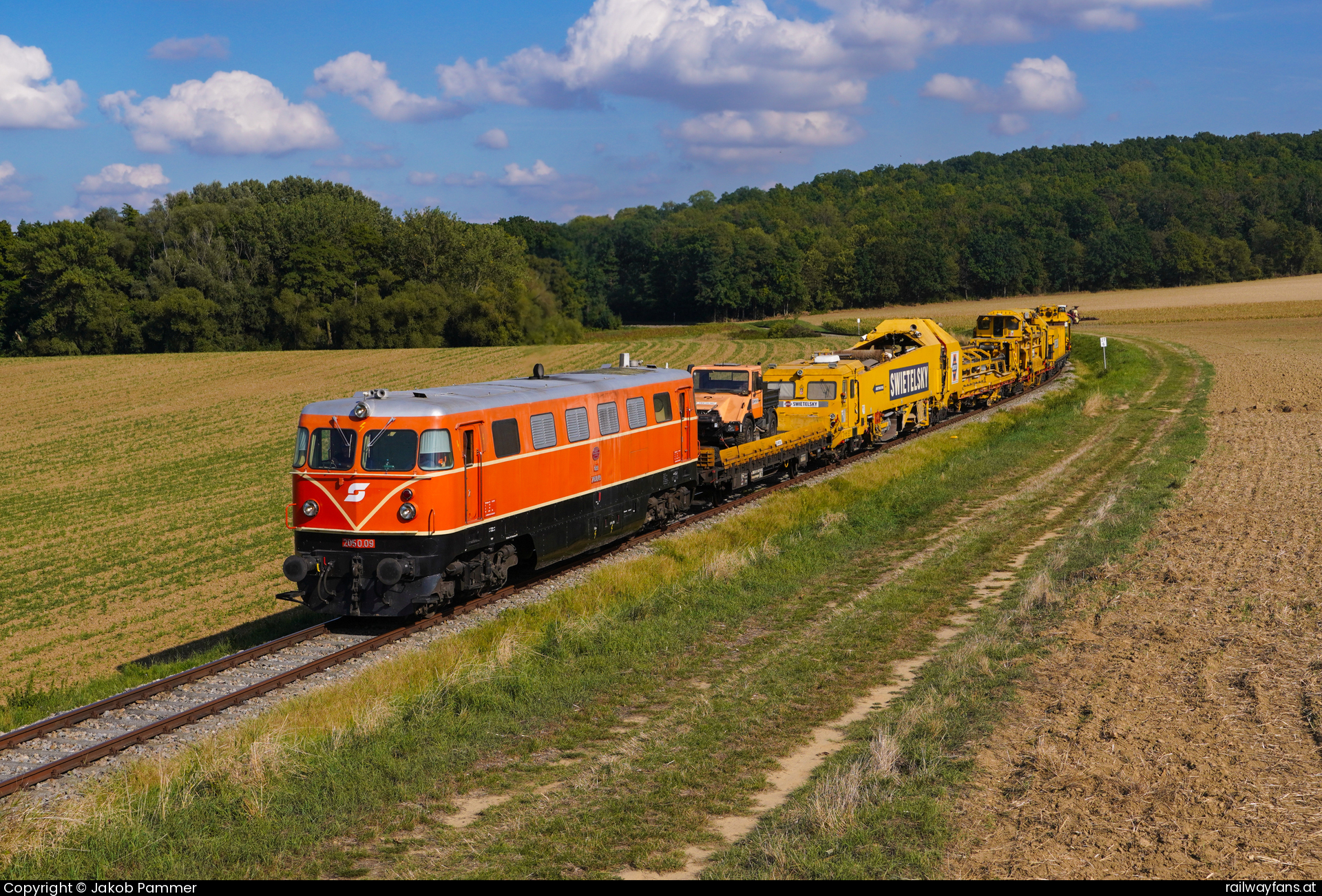 Regiobahn 2050 009 in L28 mit dem SRID 97398 Korneuburg - Ernstbrunn  Railwayfans