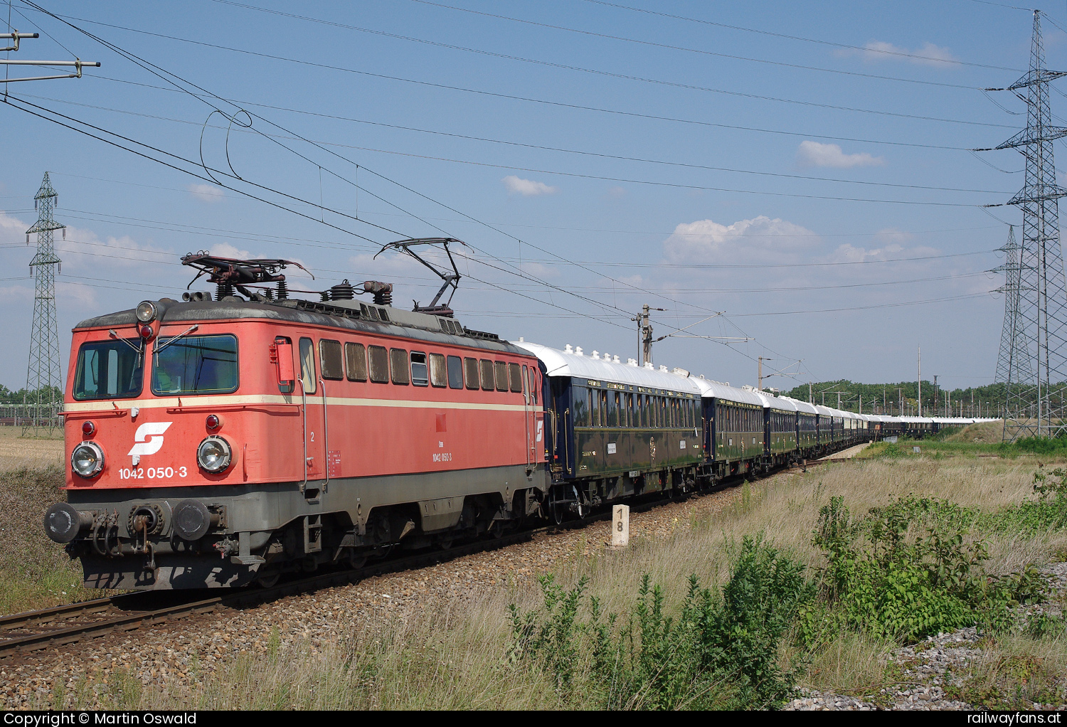 ÖBB 1042 050 in Kledering mit dem 13604 -  Venice-Simplon-Orient-Express VSOE   Railwayfans