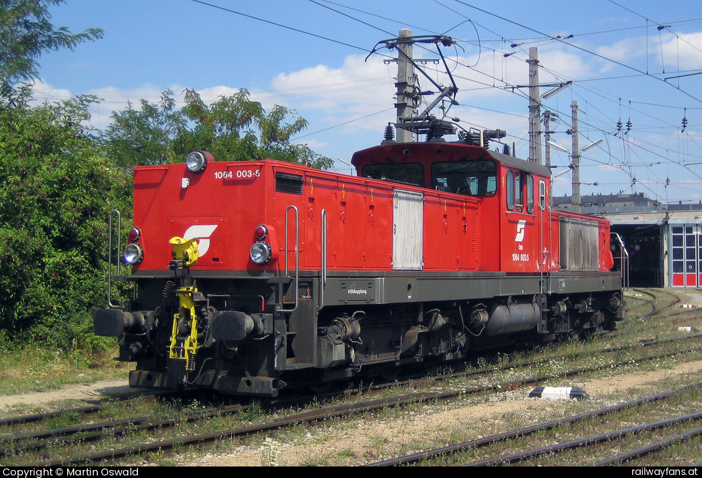 ÖBB 1064 003 in Wien Südbahnhof  Railwayfans