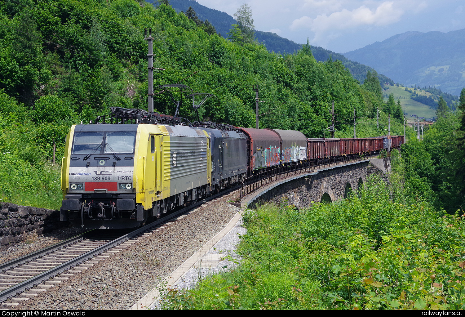 Lokomotion 189 903 in Bad Hofgastein, Steinachviadukt - mit Dispo 193 653  Tauernbahn | Schwarzbach St. Veit - Villach Hbf Railwayfans