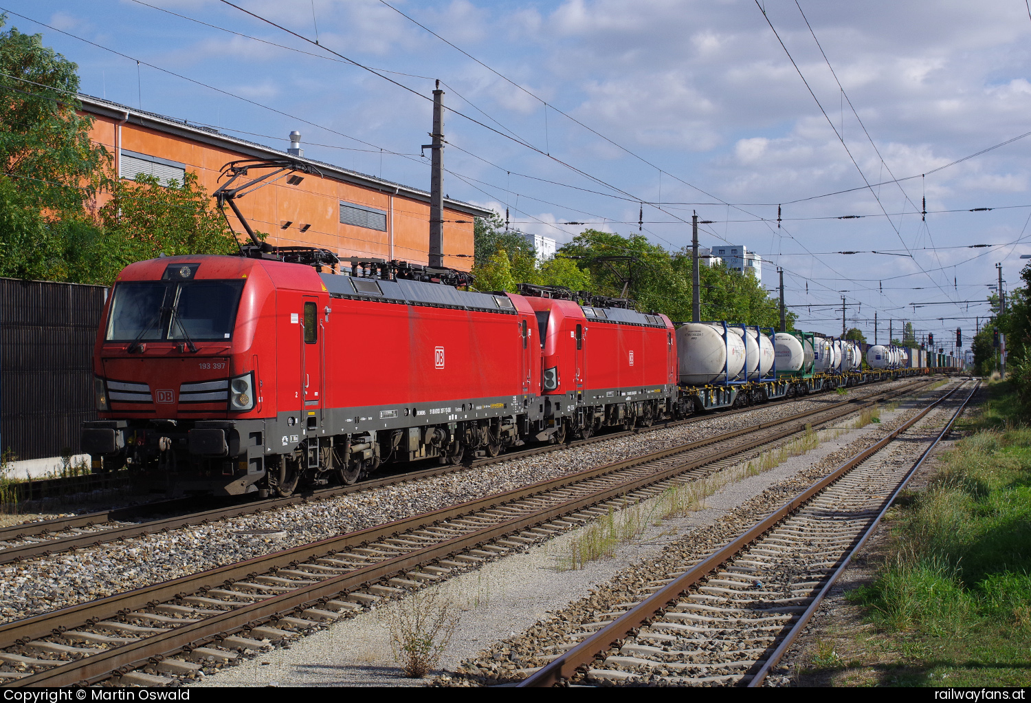 DB Cargo AG 193 397 in Wien Oberlaa - mit 193 386   Railwayfans