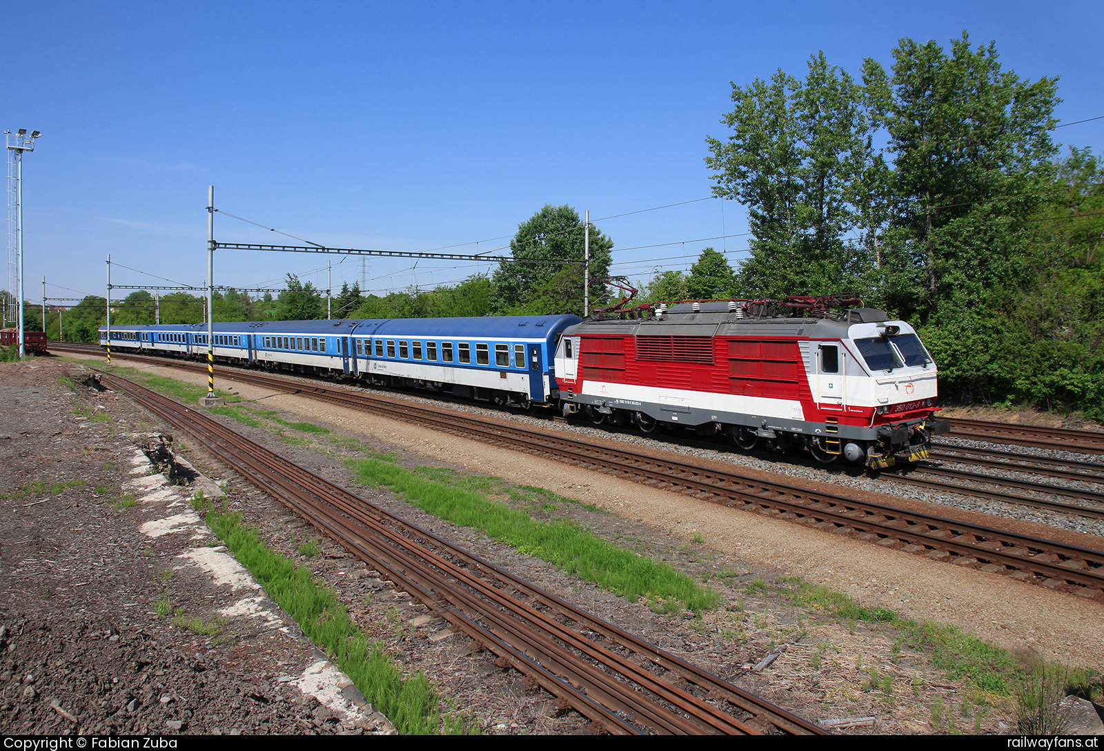 ZSSK 350 013 in Lipnik nad Becvou  Railwayfans