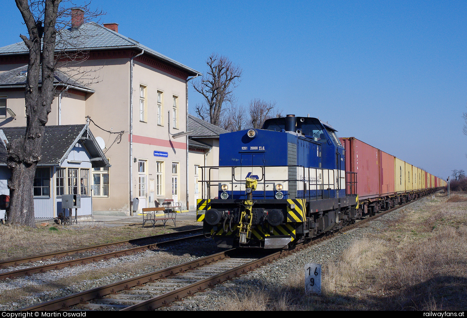 WLB 2000 091 in Laxenburg-Biedermannsdorf mit dem 41688  Railwayfans