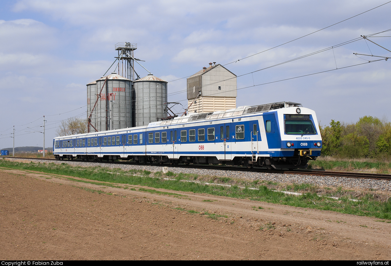 ÖBB 4020 240 in Stripfing  Railwayfans