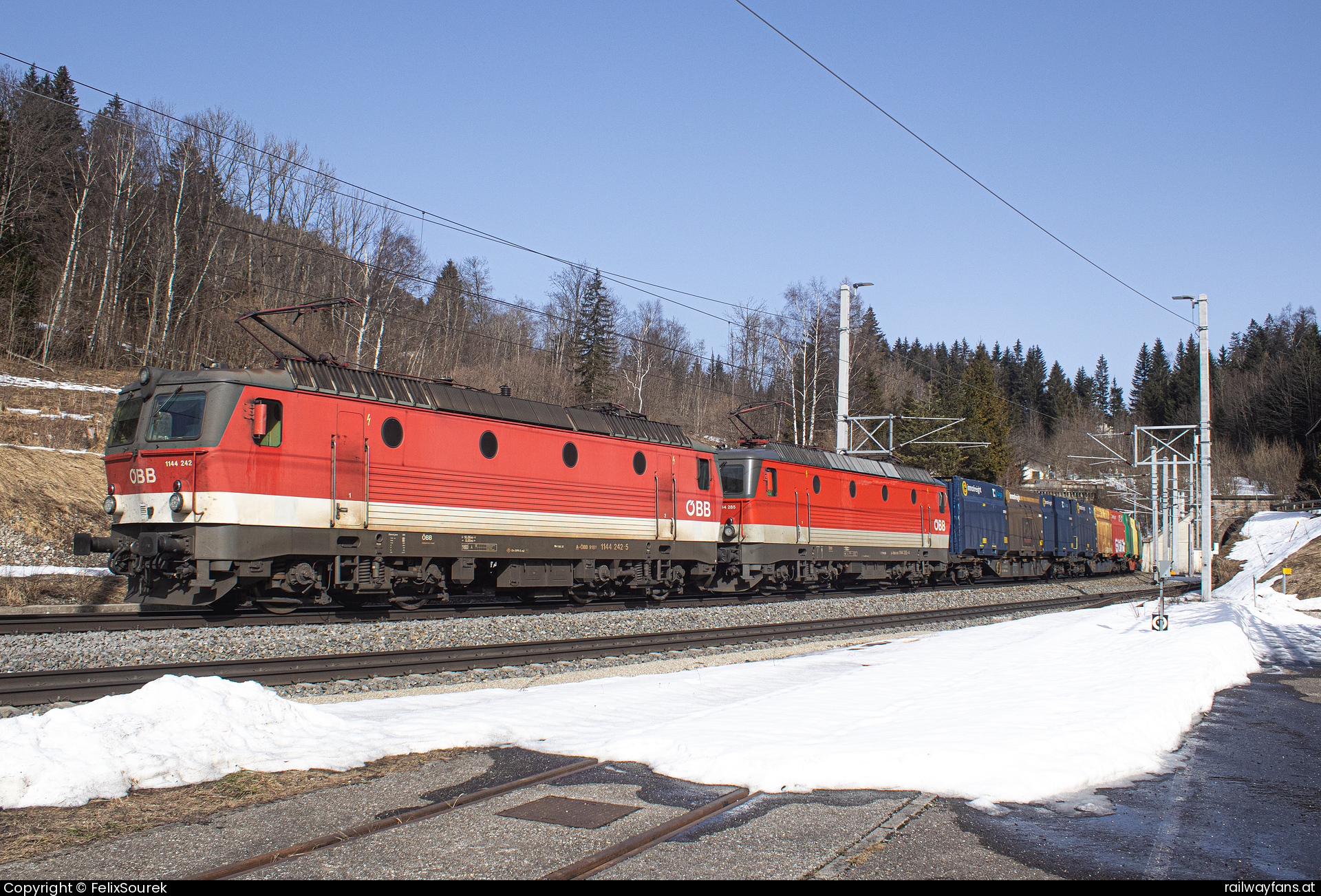 ÖBB 1144 242 in Steinhaus am Semmering Südbahn | Wien Hbf -  Spielfeld Straß Railwayfans