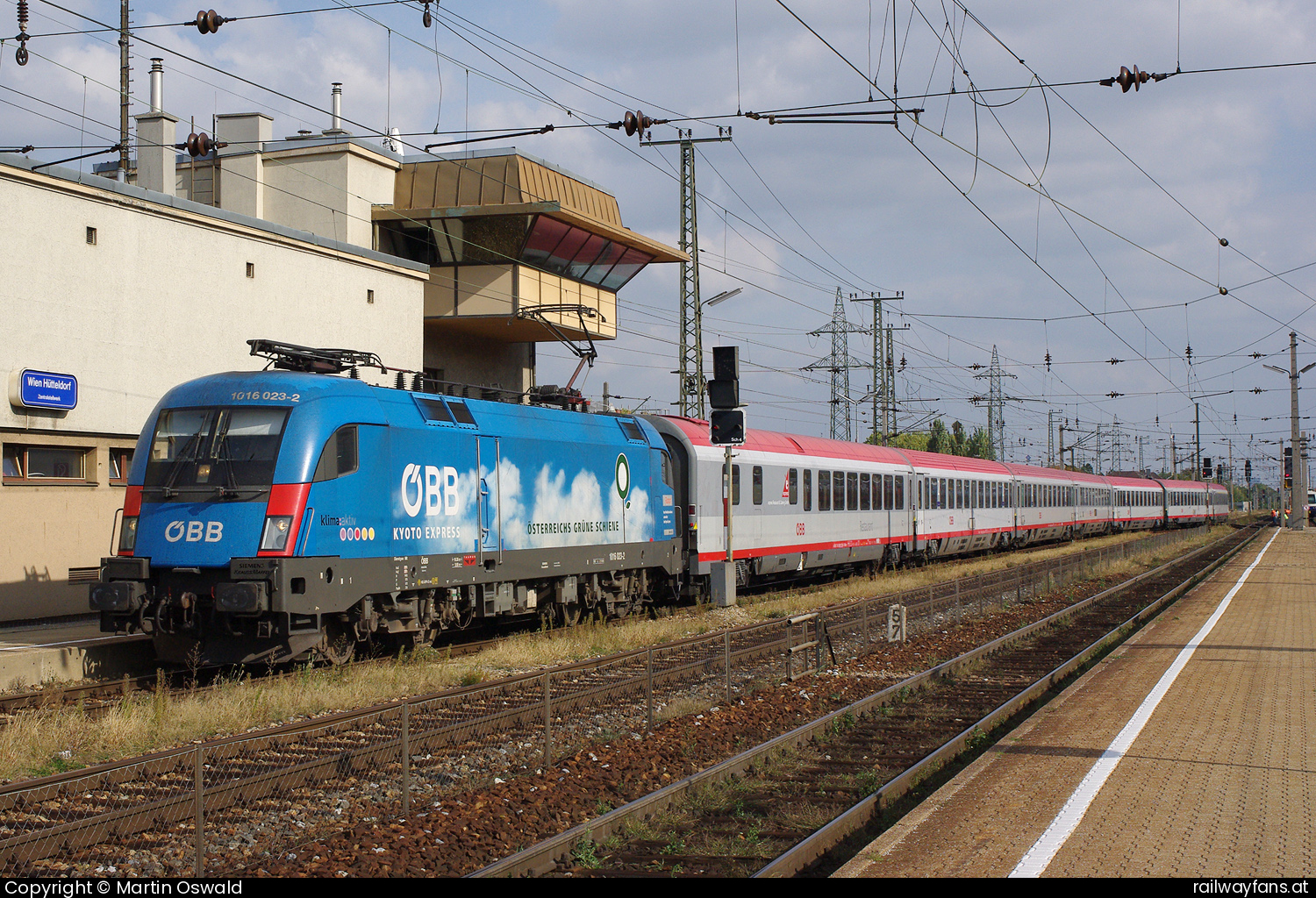ÖBB 1016 023 in Wien Hütteldorf mit dem OIC692 - Kyoto Lok   Railwayfans