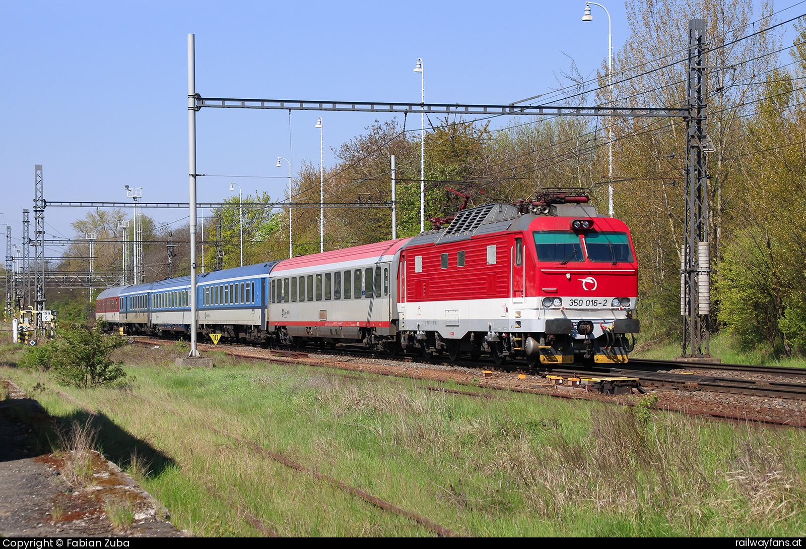 ZSSK 350 016 in Großhaarbach  Railwayfans