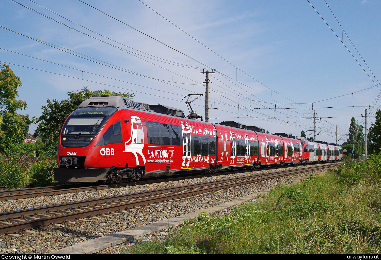 ÖBB 4024 103 in Atzgersdorf-Mauer - + 4024 100. HauptÖBBhof Sonderdesign.  Südbahn | Wien Hbf -  Spielfeld Straß Railwayfans