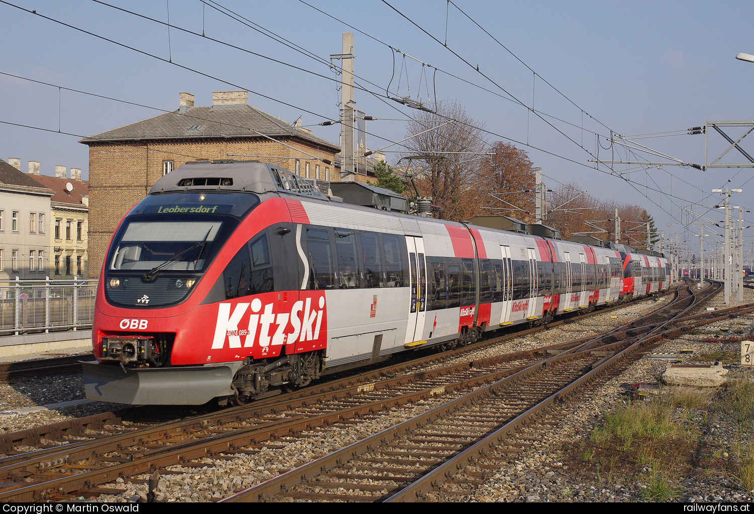ÖBB 4024 089 in Wien Meidling mit dem 29527 - KitzSki Sonderdesign, mit 4023 011.  Südbahn | Wien Hbf -  Spielfeld Straß Railwayfans