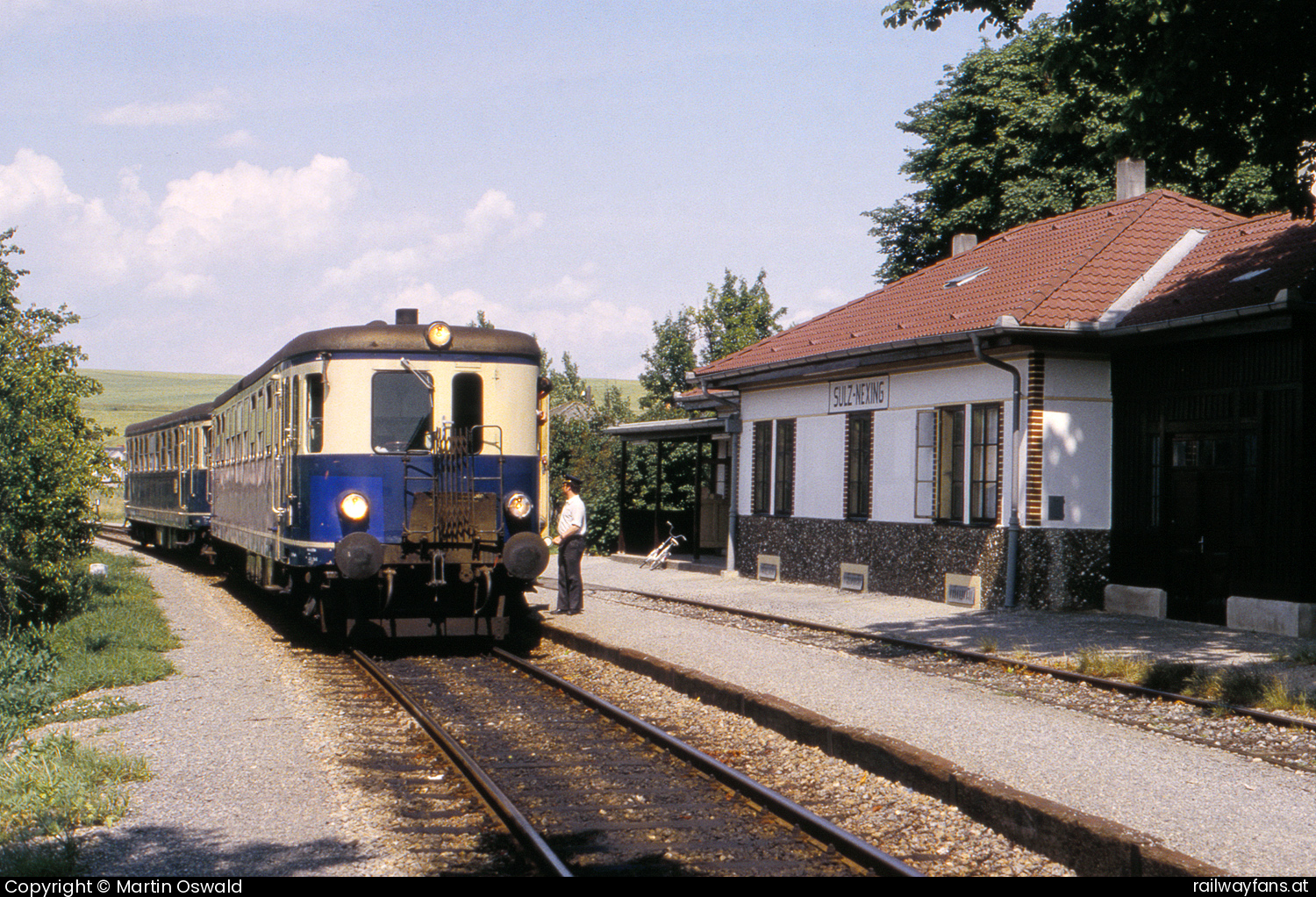 ÖBB 5042 15 in Sulz-Nexing mit dem 7417 - + 5042 03   Railwayfans