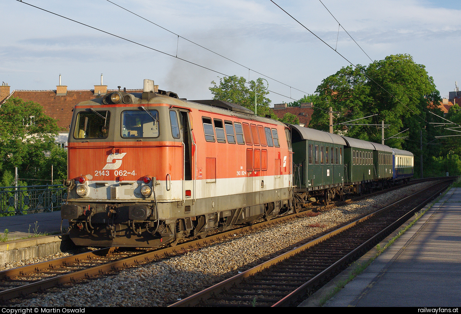 ÖBB 2143 062 in Wien Gersthof Vorortelinie | Wien Hütteldorf - Wien Handelskai Railwayfans