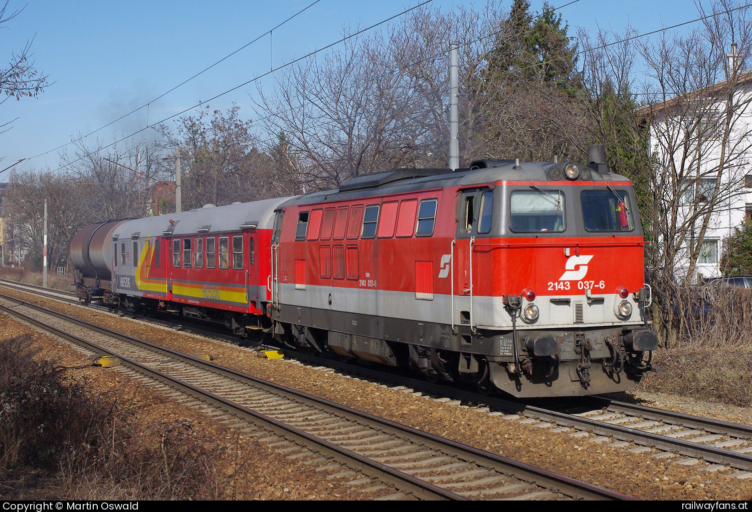 ÖBB 2143 037 in Spohrstraße (Verbindungsbahn) - Hilfszug   Railwayfans