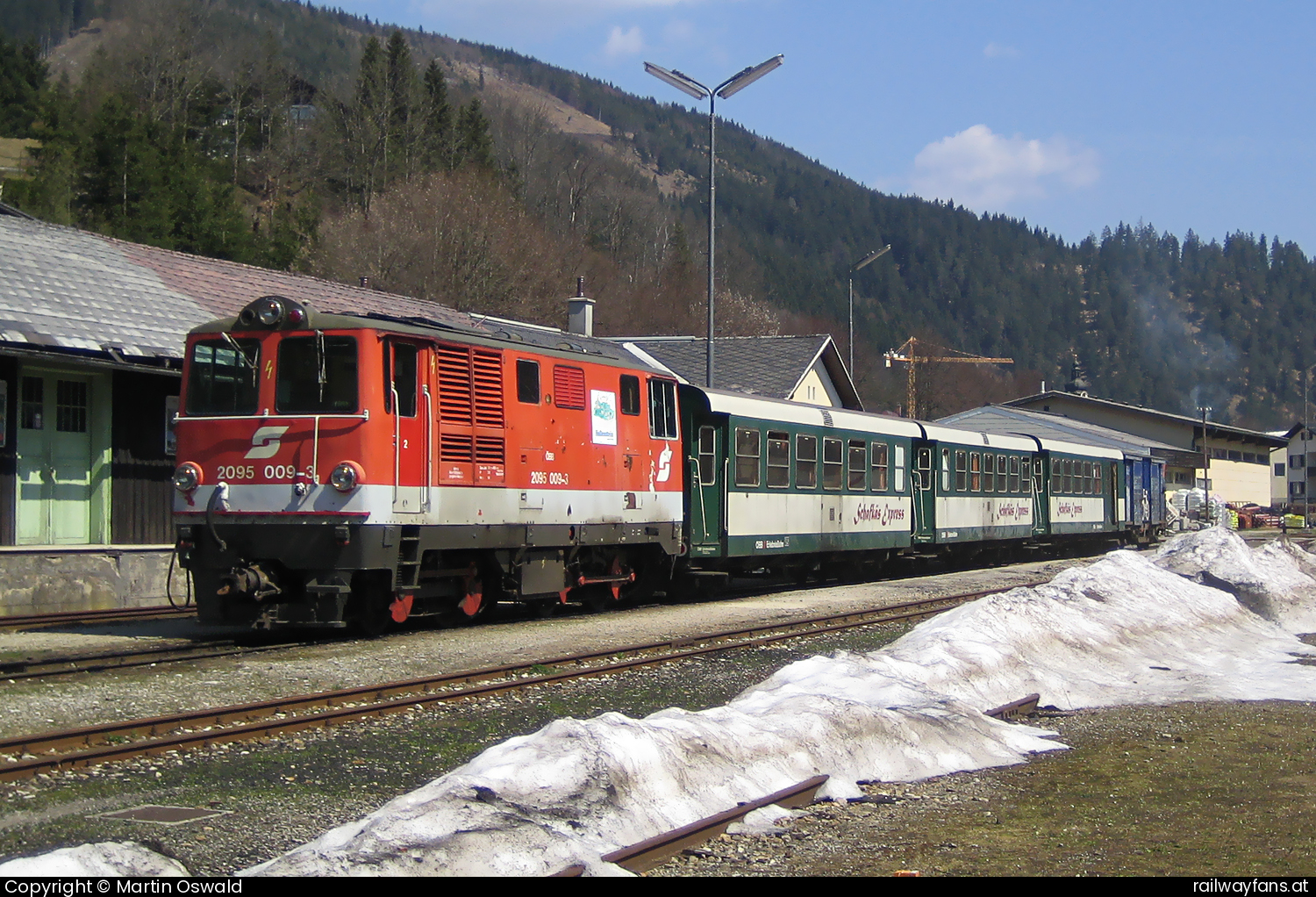 ÖBB 2095 009 in Lunz am See mit dem 6908 Ybbstalbahn Railwayfans