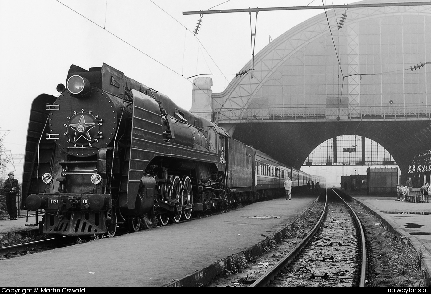 Ukrsalisnyzja (Ukrainische Eisenbahnen) P36 0050 in Lwiw Hbf Railwayfans