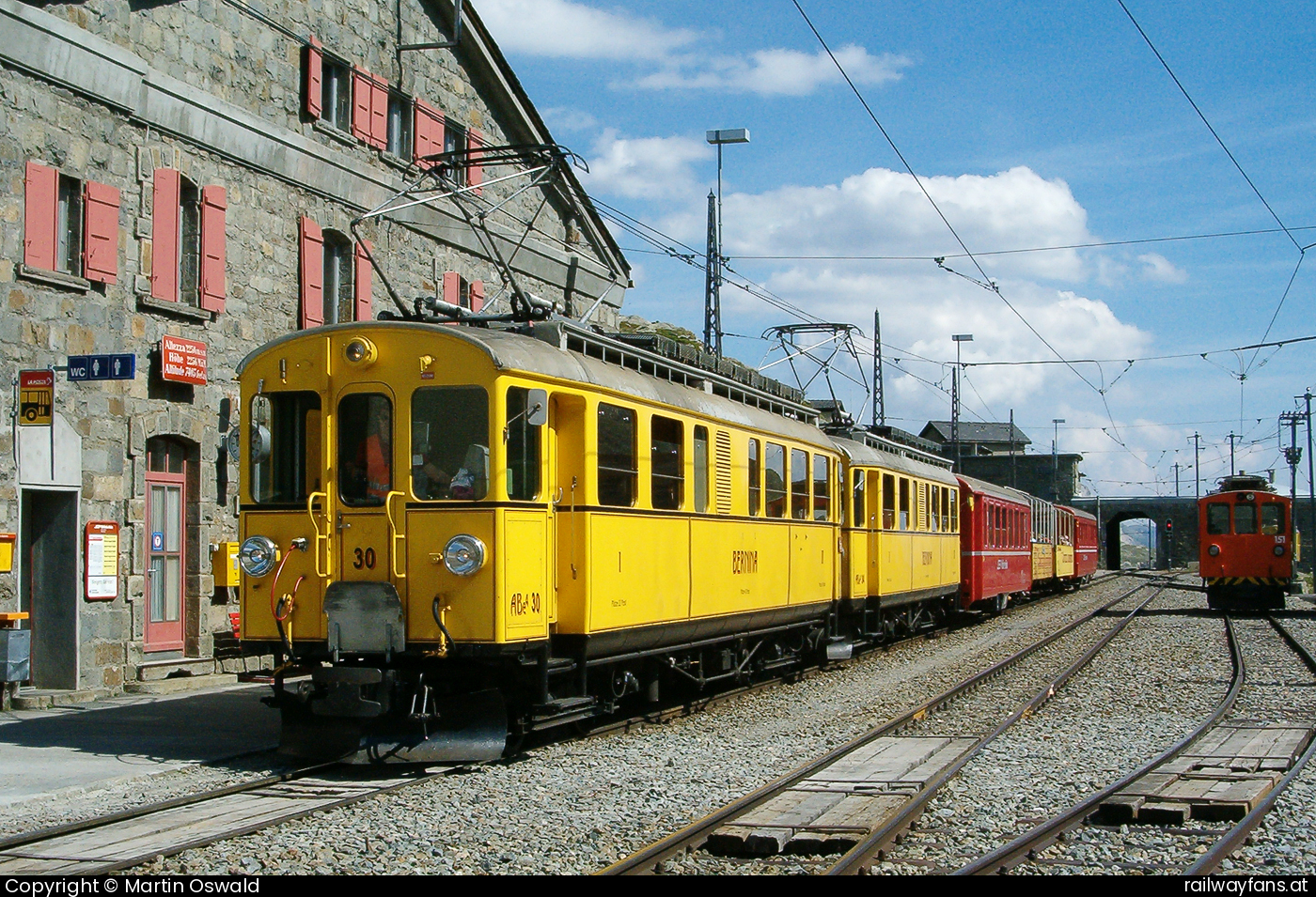 Rhätische Bahn ABe 4/4 I 30 in Ospizio Bernina - mit ABe 4/4 I 34.  Berninabahn Railwayfans