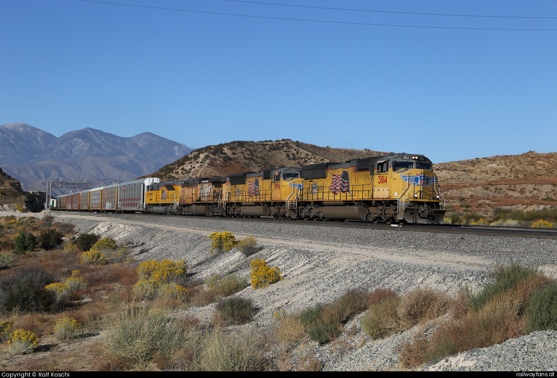 Union Pacific UP-3814 in Keenbrook Road  Railwayfans