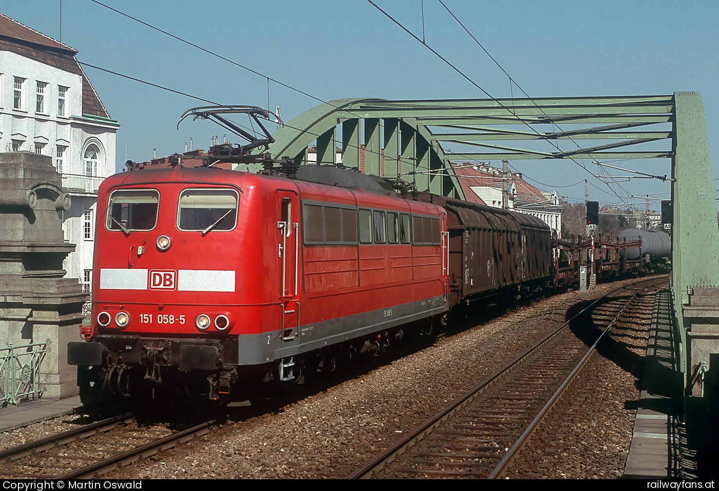 DB Cargo AG 151 058 in Wien Hernals mit dem 45910 Vorortelinie | Wien Hütteldorf - Wien Handelskai Railwayfans