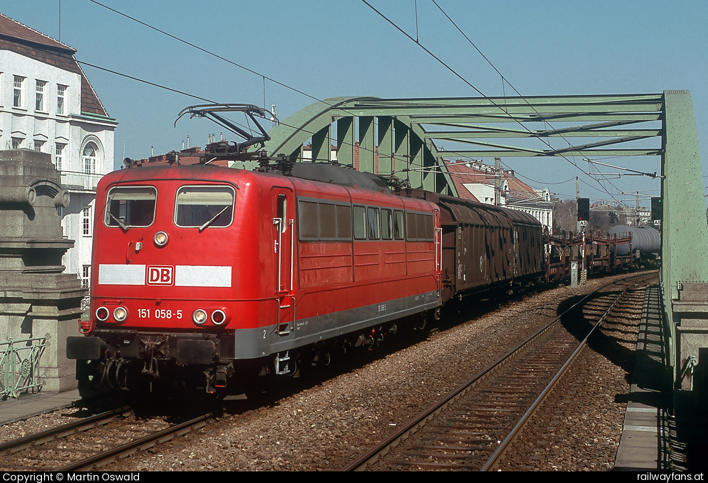 DB Cargo 151 058 in Wien Hernals mit dem 45910 Vorortelinie | Wien Hütteldorf - Wien Handelskai Railwayfans