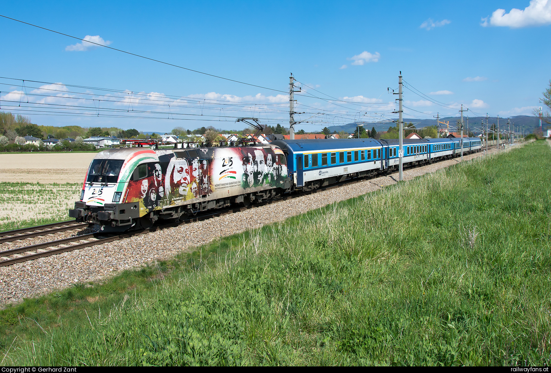 MÁV-START 470 003 in Wipfing mit dem REX 324  Railwayfans