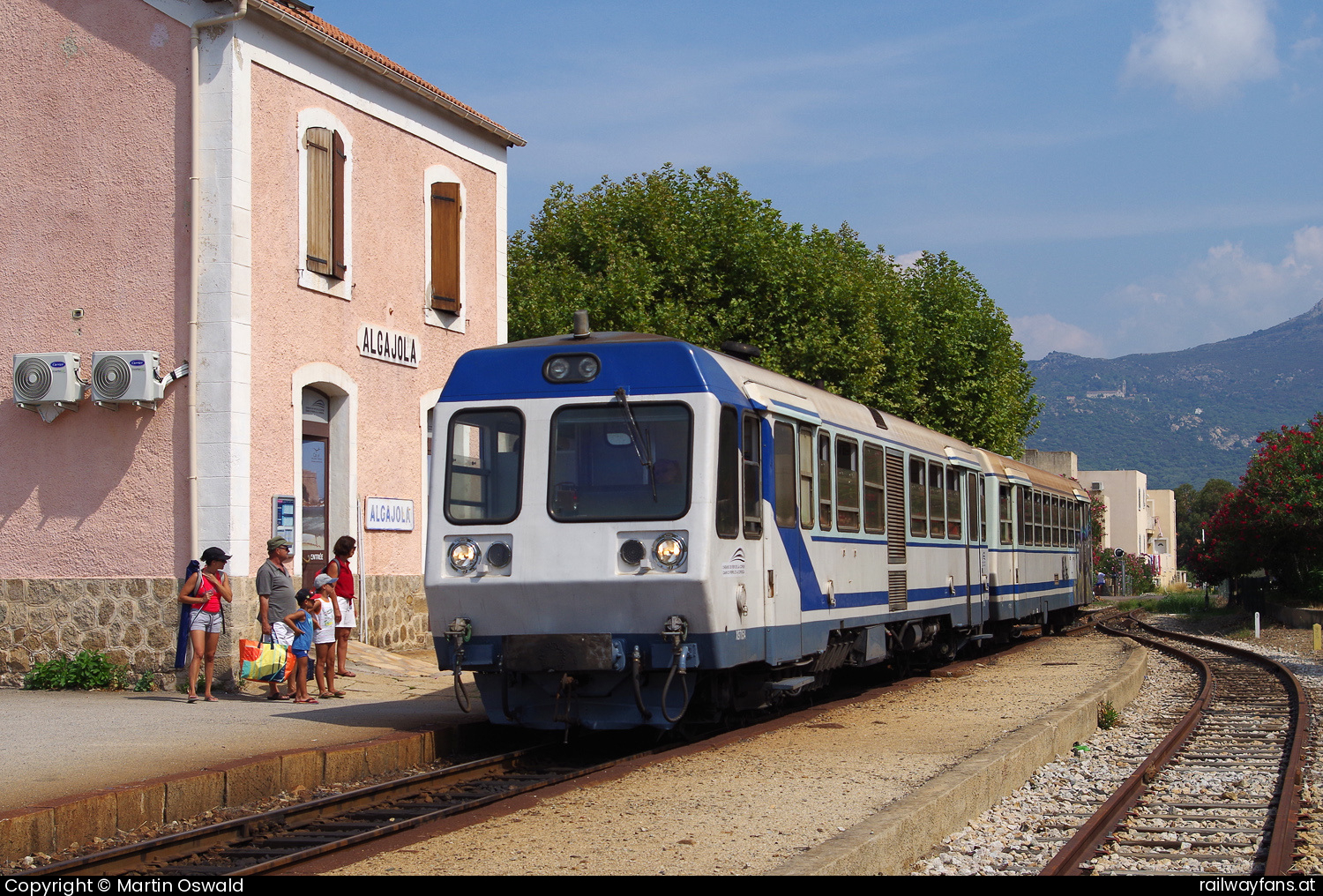 Chemins de fer de la Corse (CFC) X97 054 in Algajola  Railwayfans